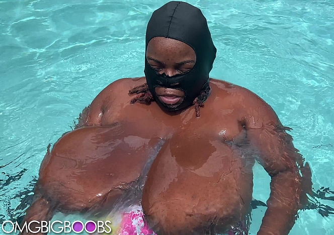 Areola Haze Big Tits Public Pool Exposure